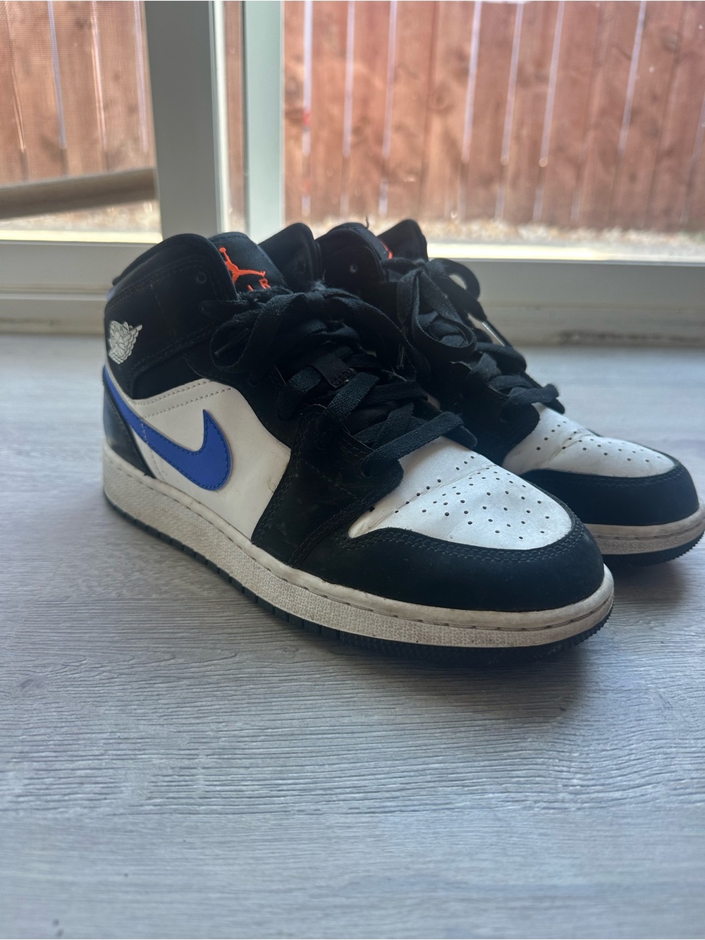 Nike Air Jordan 1 Mid - Black, White & Blue